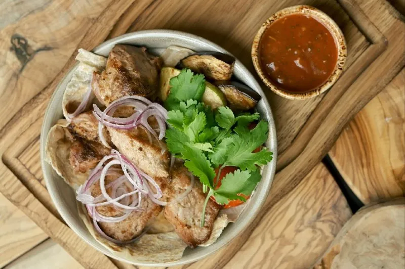 Шашлик із свиної шиї 200/50 г