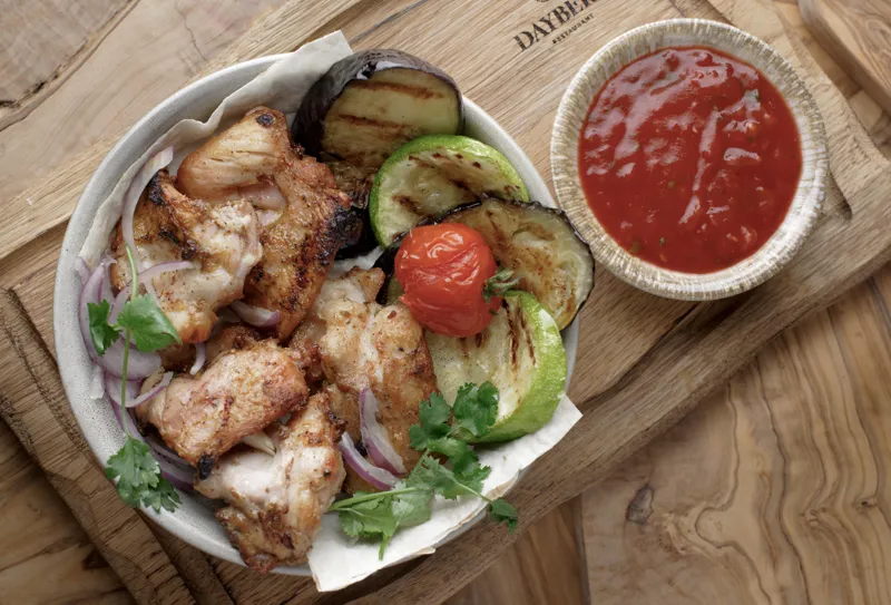 Шашлик із курячого стегна 200/50 г