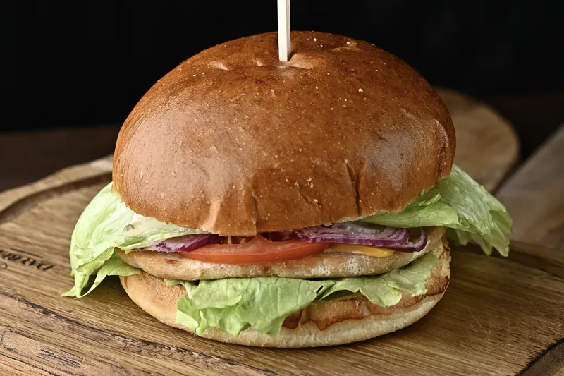 Чізбургер із куркою 250 г