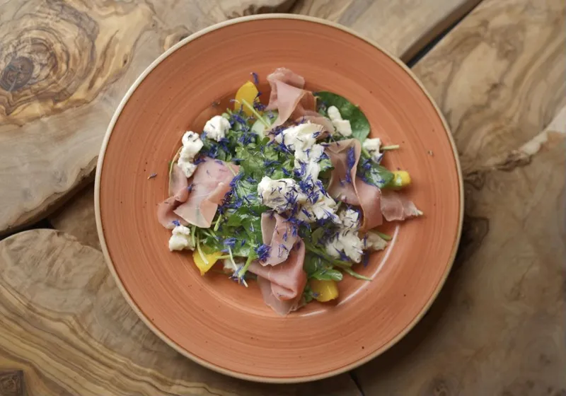 Зелений салат з маринованою грушею 280 г